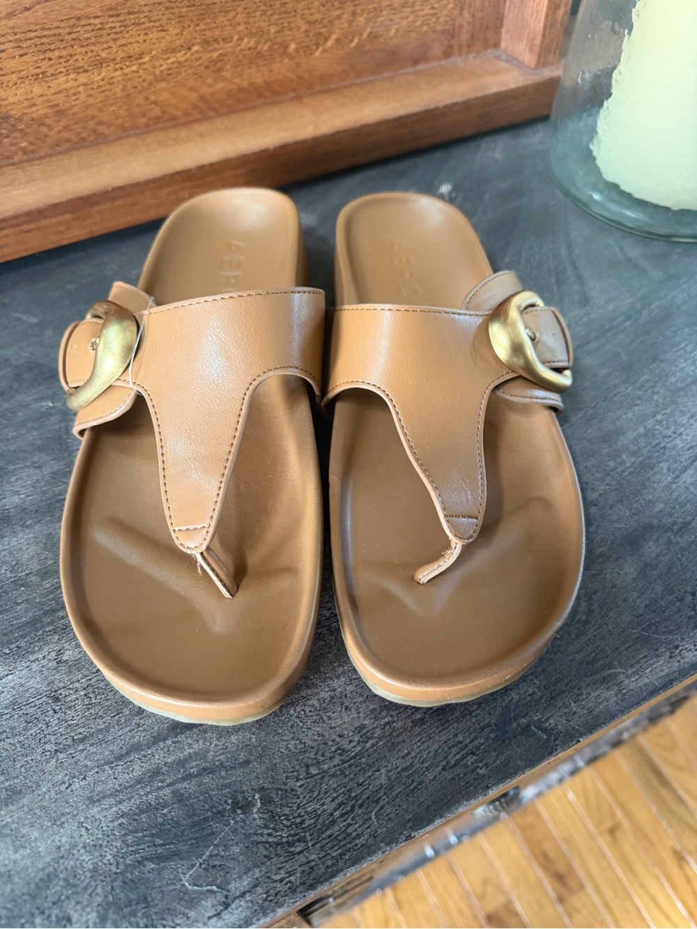 Aerosoles size 8.5 brown sandals with gold Buckle